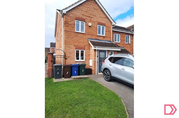 3 Bedroom End Of Terrace House To Rent In Peartree Orchard, Royston, Barnsley, South Yorkshire, S71