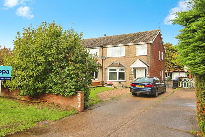 3 Bedroom Semi-Detached House For Sale In North Kelsey Road, Market Rasen, LN7