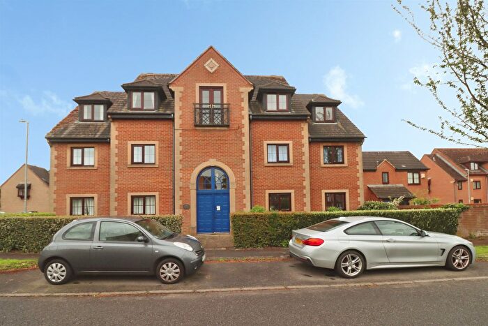 2 Bedroom Flat For Sale In Hay Leaze, Yate, Bristol, BS37