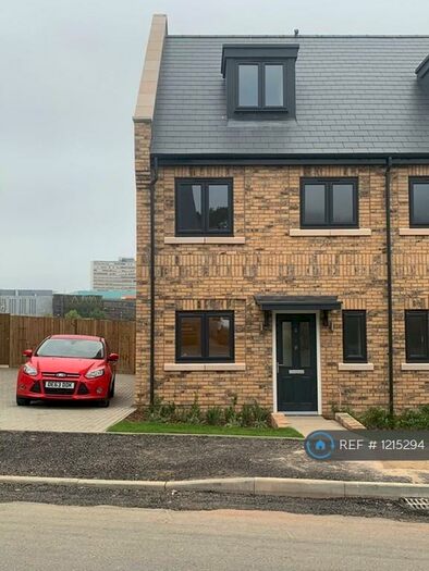 3 Bedroom Semi-Detached House To Rent In Johnstone Close, Bracknell, RG12