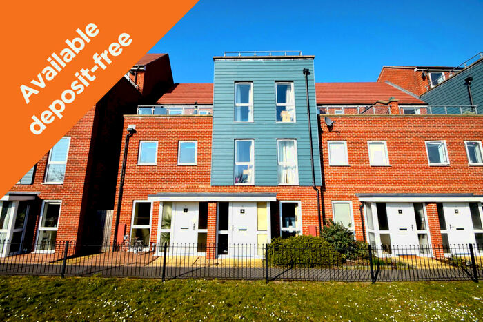 4 Bedroom Town House To Rent In Ambassador Walk, Hampshire, SO50