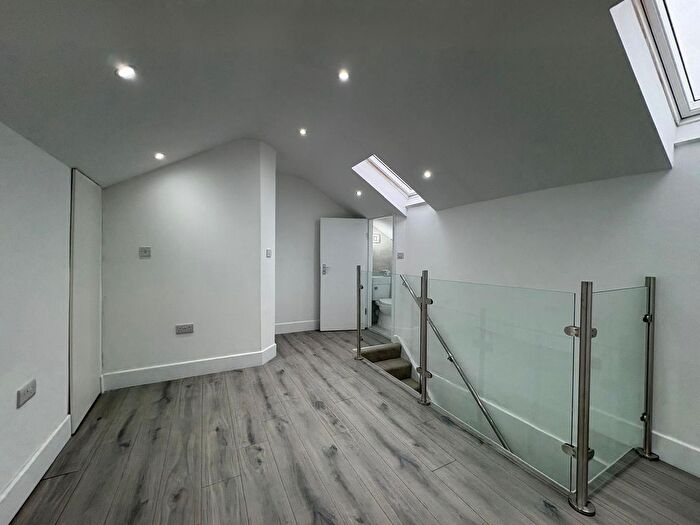 3 Bedroom Maisonette To Rent In Boxwood Close, West Drayton, UB7