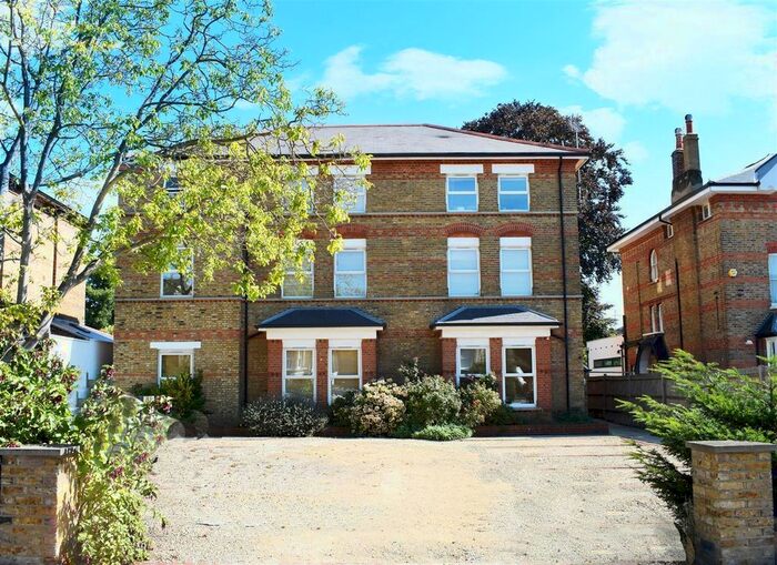 1 Bedroom Flat To Rent In Stanley Road, Teddington, TW11