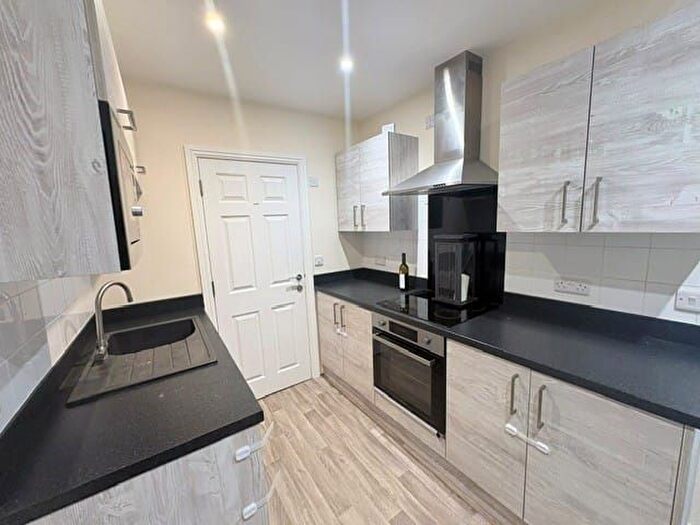 1 Bedroom Flat To Rent In Rosevale Street, Rossendale, BB4