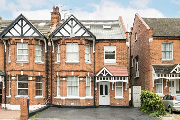 1 Bedroom Flat To Rent In Brondesbury Park, Brondesbury, NW2