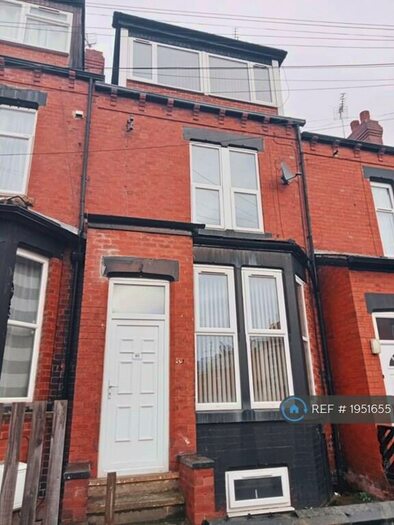 4 Bedroom Terraced House To Rent In Stratford Terrace, Leeds, LS11