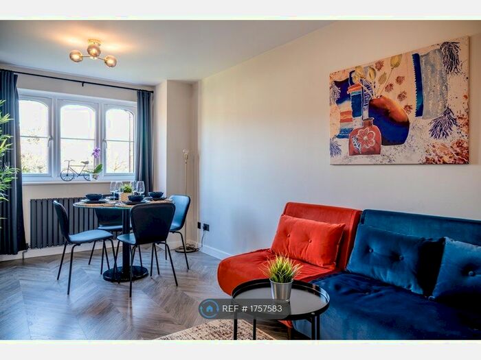 1 Bedroom Flat To Rent In Old Mill Gardens, Berkhamsted, HP4