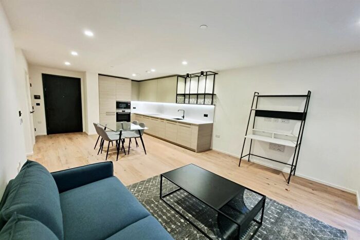 1 Bedroom Apartment To Rent In Curlew House, E14