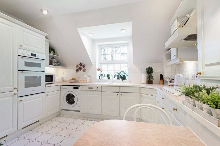 2 Bedroom Flat For Sale In Lancaster House, Park Lane, Stanmore, HA7