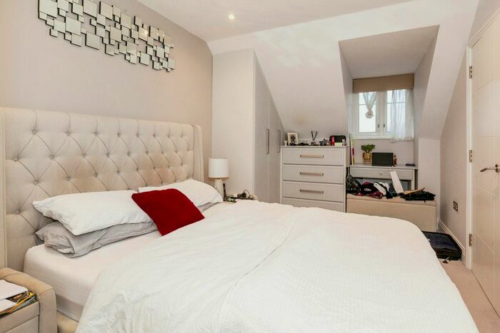 3 Bedroom End Of Terrace House For Sale In Connaught Close, Uxbridge, UB8