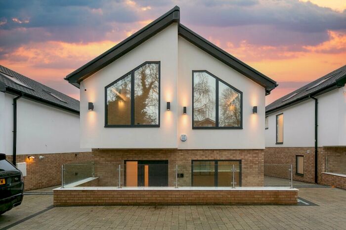 4 Bedroom Detached House To Rent In Mistletoe Mews, St. Albans, Hertfordshire, AL3