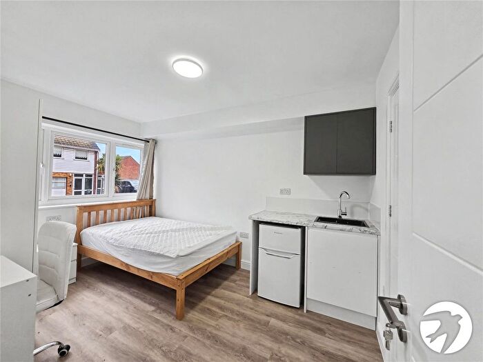 1 Bedroom Property To Rent In Waid Close, Dartford, Kent, DA1