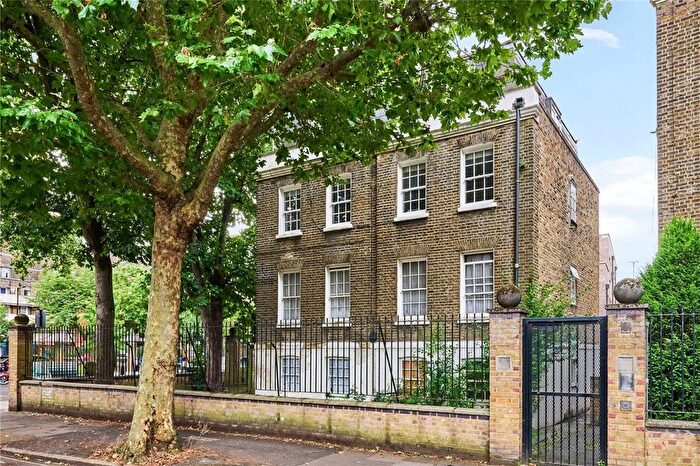 2 Bedroom Flat To Rent In Braganza Street, London, SE17