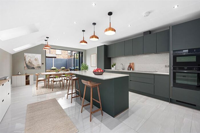 5 Bedroom Terraced House To Rent In Windsor Road, London, NW2