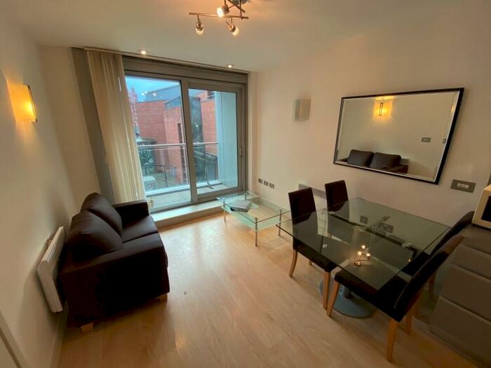 2 Bedroom Apartment To Rent In Great Northern Tower, Watson Street Manchester, M3