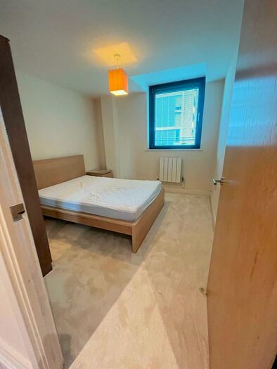 2 Bedroom Apartment To Rent In Millharbour, South Quays, Canary Wharf, London, E14