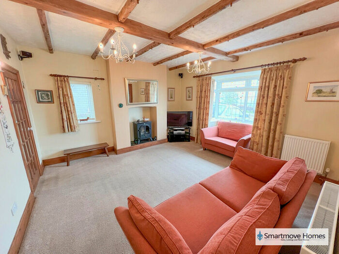 3 Bedroom Detached Bungalow For Sale In The Common, Crich, DE4