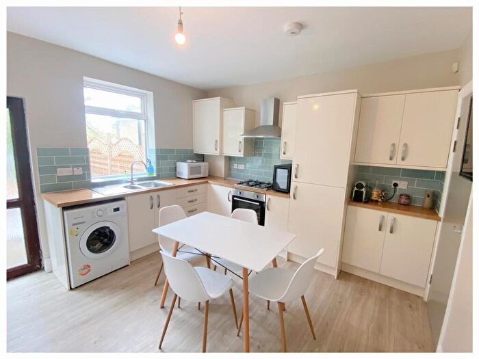 3 Bedroom Terraced House To Rent In Elgin Street, Crookes, S10