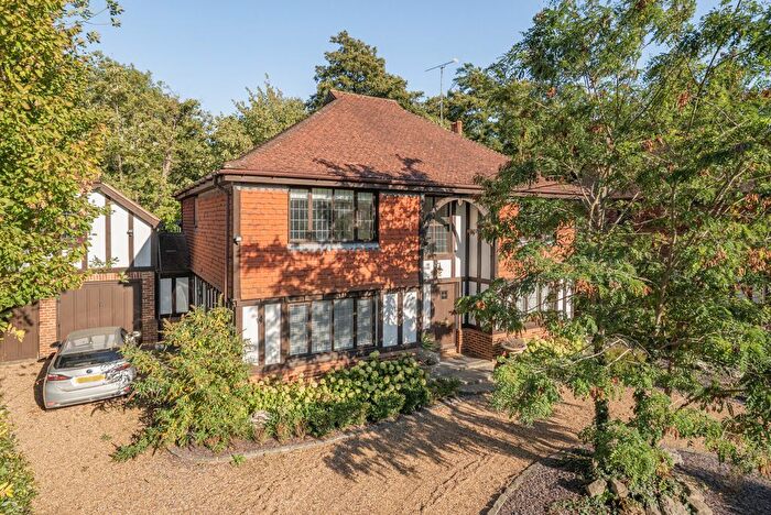 6 Bedroom Detached House For Sale In Salisbury Place, West Byfleet, KT14