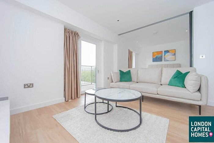 Studio To Rent In Beaufort Square, London, NW9