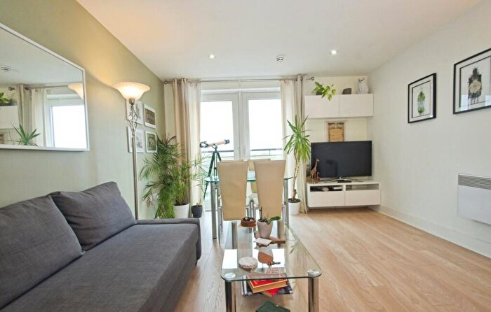 1 Bedroom Flat For Sale In Jones Point House, Ferry Court, Cardiff, CF11