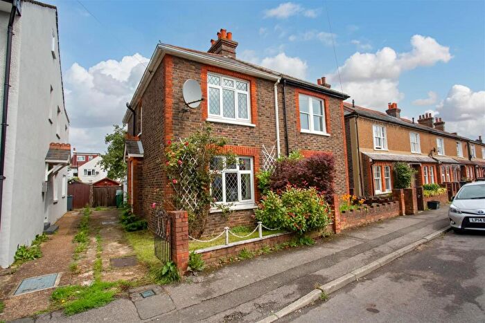 2 Bedroom Semi-Detached House For Sale In Ferndale Road, Banstead, SM7