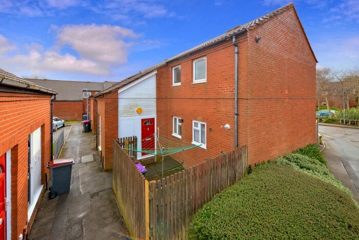 1 Bedroom Flat To Rent In Hollybirch Grove, St Georges, TF2