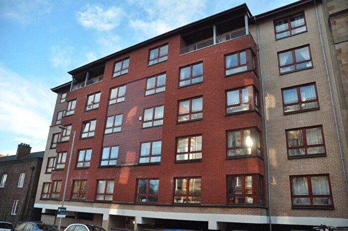5 Bedroom Flat To Rent In Sanda Street, Glasgow, G20
