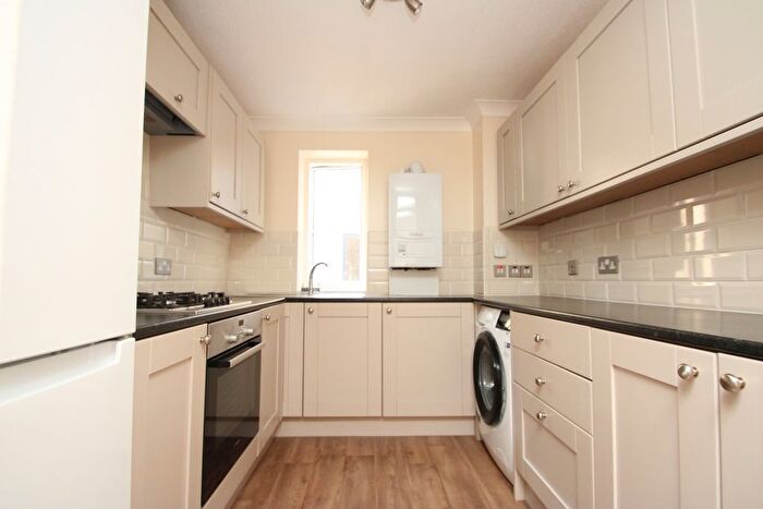 2 Bedroom Flat To Rent In Tavistock Road, Croydon, CR0