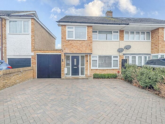 3 Bedroom Semi-Detached House For Sale In Merryfields Avenue, Hockley, SS5