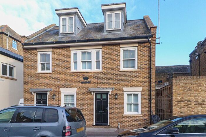1 Bedroom Flat For Sale In Adrian Square, Westgate-on-Sea, Kent, CT8