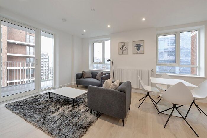 1 Bedroom Apartment To Rent In Dray House, Lombard Square, SE28