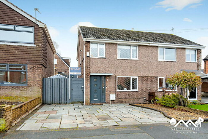 3 Bedroom Semi-Detached House For Sale In Park Farm Road, Feniscowles, Blackburn, BB2
