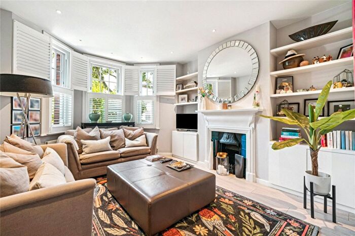 2 Bedroom Flat To Rent In Marius Road, SW17