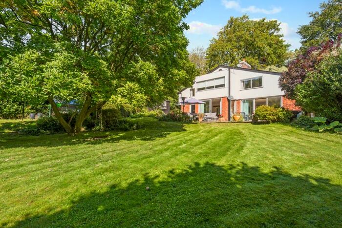 4 Bedroom Detached House To Rent In Dean Lane Cookham Dean, SL6