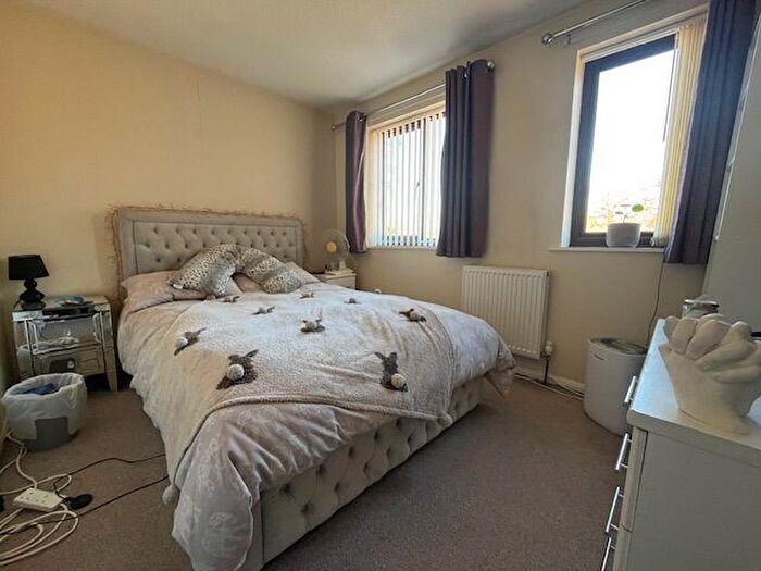 3 Bedroom Semi-Detached House To Rent In Locking Close, Lincoln, LN6