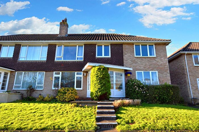 2 Bedroom Maisonette To Rent In Charmouth Court, St Albans, AL1