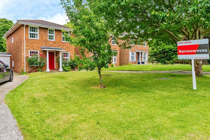 4 Bedroom Link Detached House For Sale In Radcliffe Road, Croydon, CR0