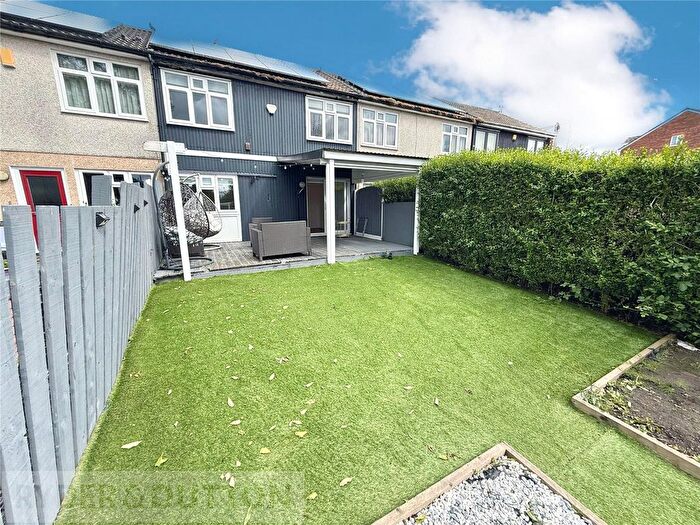 3 Bedroom Town House To Rent In Woolton Close, Manchester, Greater Manchester, M40