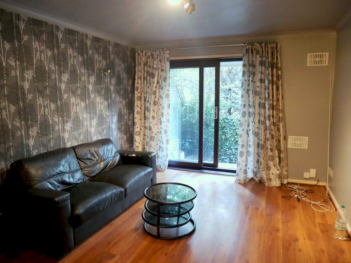 1 Bedroom Flat To Rent In Brunswick Road, London, W5