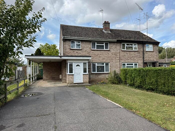 3 Bedroom Semi-Detached House To Rent In Spalding, PE11