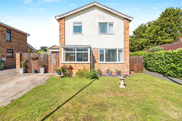 3 Bedroom Detached House For Sale In Pinewood Gardens, North Cove, Beccles, NR34