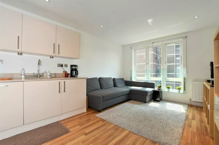 1 Bedroom Flat To Rent In Scriven Street, Haggerston, London, E8