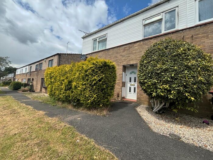 3 Bedroom End Of Terrace House To Rent In Myrtle Bank, Stacey Bushes, Milton Keynes, MK12