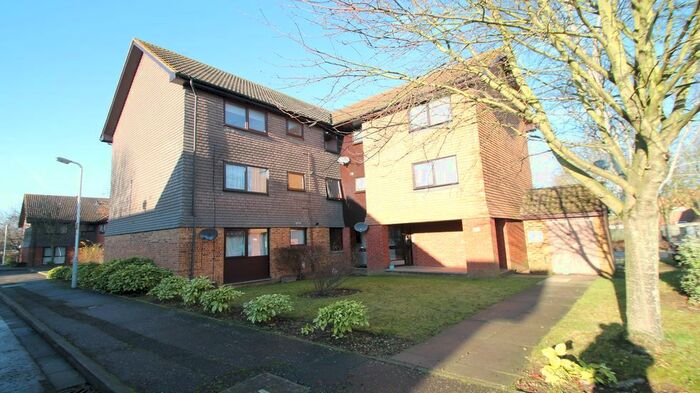 Studio To Rent In Ryeland Close, West Drayton UB7