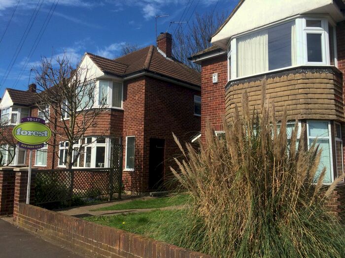 2 Bedroom Flat To Rent In Park Way, Feltham TW14