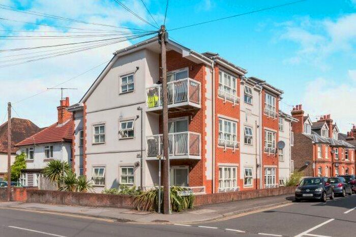 1 Bedroom Flat To Rent In York Road, Guildford, GU1