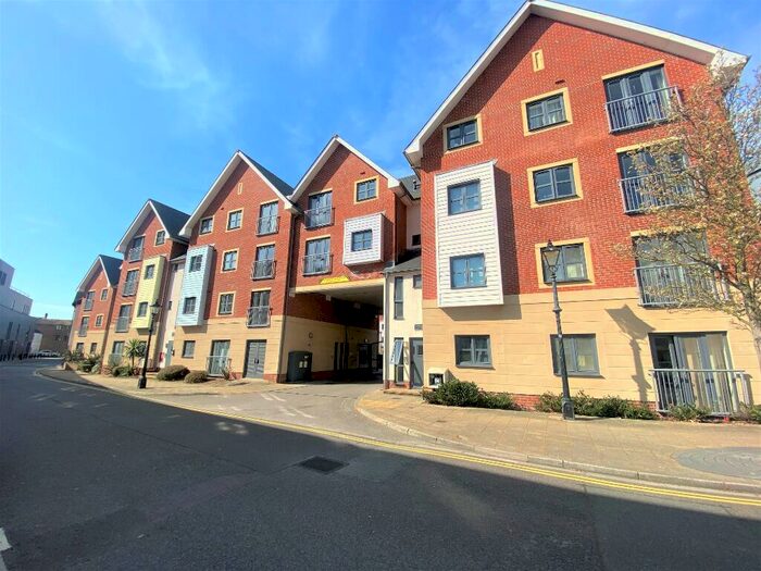 2 Bedroom Flat For Sale In St James Street, Southsea, Portsmouth, PO1