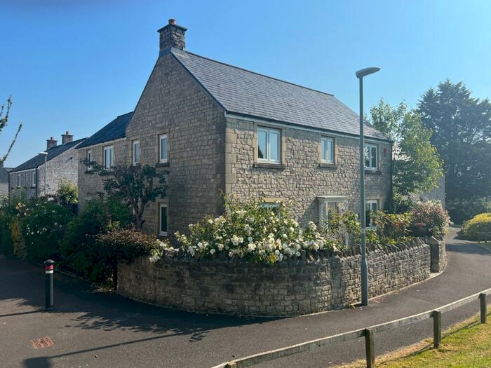 4 Bedroom Detached House To Rent In Paulton, Bristol, BS39