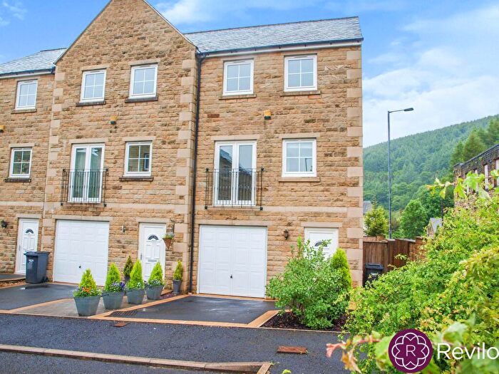 4 Bedroom End Of Terrace House To Rent In Ivy Place, Todmorden, OL14